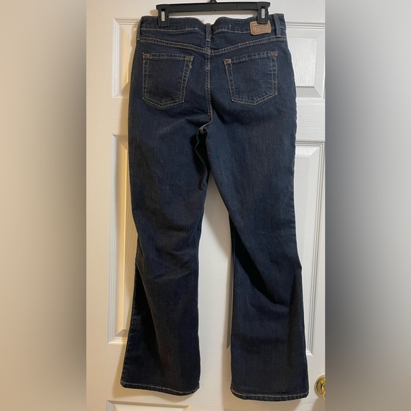 Levi's Strauss Signature Women’s At Waist Bootcut Jeans Dark
Wash Size 12 M - Picture 2 of 13